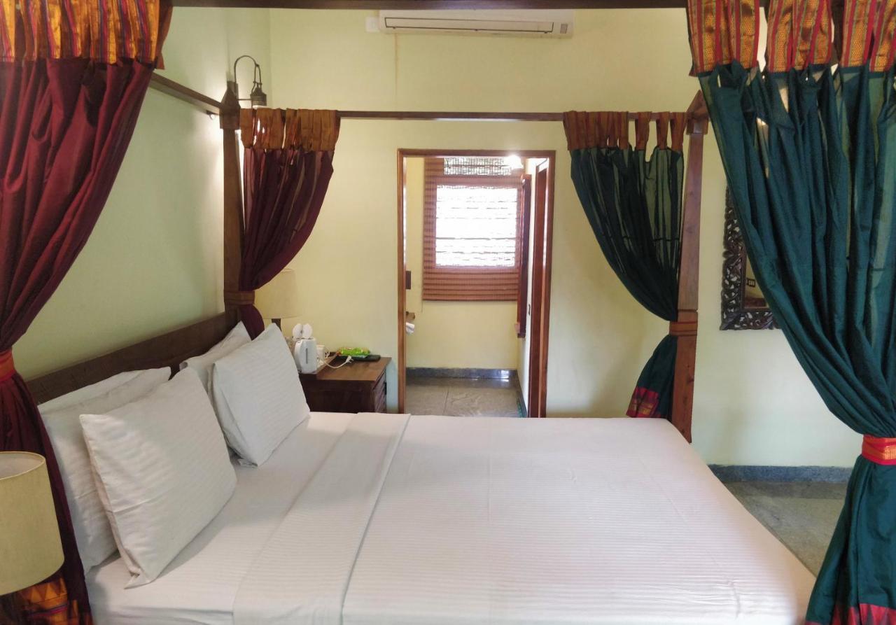 Heritage Resort Hampi Luaran gambar